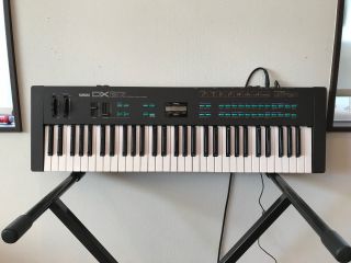Yamaha Dx27 Vintage Digital Synth With Case Internal Battery