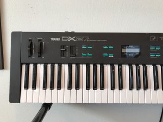 Yamaha DX27 vintage digital synth with case internal battery 2