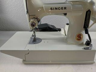 Vintage 1968/69 Singer Sewing Machine 221 221K FeatherWeight White With Case 5