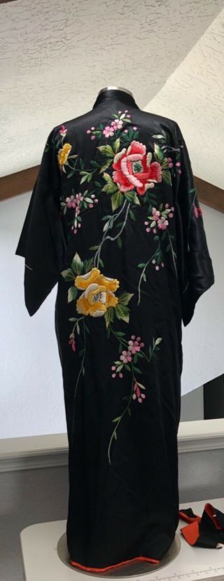 Vintage Embroidered Floral Kimono Robe Silk