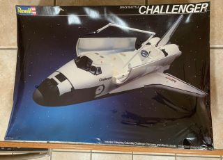 Factory Vintage Revell 1:72 Space Shuttle Challenger Model 4734