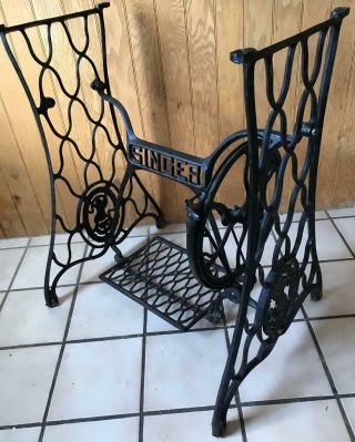 Vtg Singer Treadle Sewing Machine Ornate Cast Iron Table Base Legs Steampunk (c)