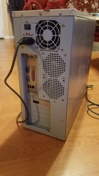 Vintage Custom PC - 17 Year Old Computer - Windows XP Professional Desktop 4