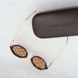 Mens Pre - Owned Louis Vuitton Fashion Vintage Retro Outdoor Round Sunglasses