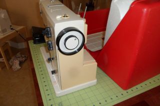 Vintage Bernina Record 830 Electric Sewing Machine with Hard Case,  Foot Pedal 3