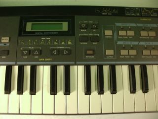 Vintage Cosmo Synthesizer - Casio CZ - 101 3