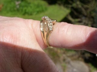 Vintage 14K Solid Yellow Gold Ladies Diamond Ring Size 5.  5 (?) Weight is 5 grams 2