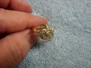 Vintage 14K Solid Yellow Gold Ladies Diamond Ring Size 5.  5 (?) Weight is 5 grams 4