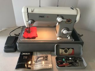 Vintage Pfaff 259 Industrial Strength Sewing Machine