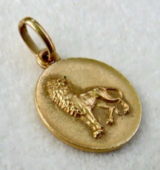 VINTAGE SOLID 750 18K YELLOW GOLD HAND WORKED LION CHARM PENDANT LITTLE TREASURE 3