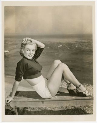 Blonde Bombshell Marilyn Monroe Vintage 1951 Pacific Ocean Pin - Up Photograph