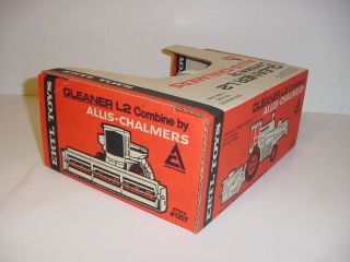 1/32 Vintage Allis Chalmers L2 Gleaner Combine W/Super Box by ERTL 3