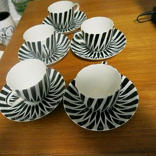 Set Of 5 Rare Vintage Black And White Arabia Cup Saucer