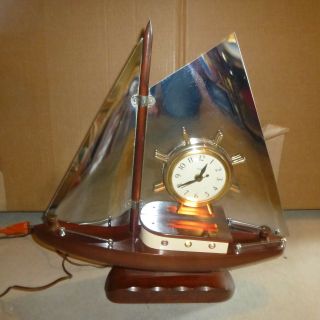 Vntg United Clock Corp Sailboat Mantle Wood Hull & Reflective Metal Sails 326
