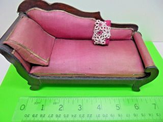 ANTIQUE VICTORIAN OLD VINTAGE DOLLS HOUSE FURNITURE CHAISE LONGUE CHEST BED A/F 5