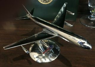 Airline Collectibles Vintage Dc8 Solid Metal Desk Model Airplane