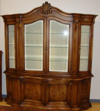 Karges Dining Room China Cabinet / Breakfront With
