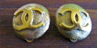Auth Chanel Cc Logo Vintage Clip - On Earrings Goldtone Metal - Ref 2851