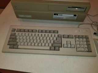 Commodore Amiga 2000HD Vintage with Two Mouses and Keyboard 2