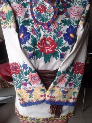 Ukrainian Vintage Embroidered Blouse,  M - L,  Handiwork,  Bukovina Region