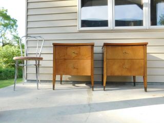 Pair Mid Century Walnut & Mahogany Concave Nightstands Side Tables Tapered Legs 2