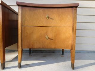 Pair Mid Century Walnut & Mahogany Concave Nightstands Side Tables Tapered Legs 5