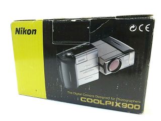 Vintage Nikon Coolpix 900 1.  2mp Digital Camera - Silver And