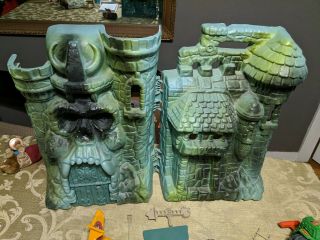 Vintage Masters of the Universe Castle Grayskull near Complete w rare half boot 12