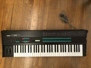 Dx7 Yamaha Synthesizer Vintage 1983 " One Owner " With Anvil Road Case/cartridges
