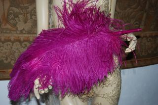 1920 ' s FRENCH ART DECO LARGE PINK OSTRICH FEATHER FAN WITH CELLULOID HANDLE. 4