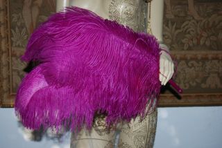 1920 ' s FRENCH ART DECO LARGE PINK OSTRICH FEATHER FAN WITH CELLULOID HANDLE. 7