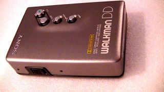 Vintage Sony Walkman Dd Personal Cassette Player Wm - Dd11,  Silver Color
