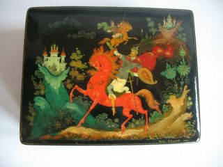 Vintage Soviet Russian Lacquered Palekh Hand Painted Box 1983 Signed Ussr