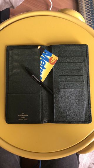 Louis Vuitton Lv Vintage Taiga Green Card Wallet Checkbook And Bill Holder