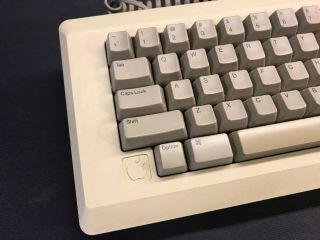 Vintage Apple Macintosh M0110 Keyboard for the 128K & 512k 2
