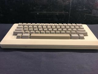 Vintage Apple Macintosh M0110 Keyboard for the 128K & 512k 4