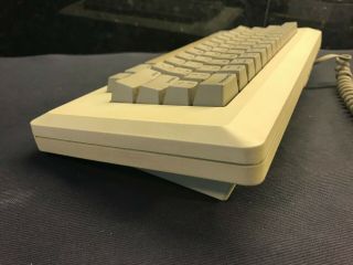 Vintage Apple Macintosh M0110 Keyboard for the 128K & 512k 6
