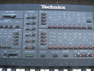 Vintage Technics SX - K700 Synthesizer Keyboard 3