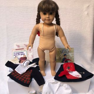 American Girl Pleasant Co.  Molly Doll,  Orig.  Box meet & acc 8