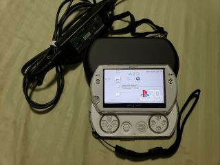 Sony PSP Go White,  M2 Modded 128GB w/ Cable & Cases,  Black Strap (RARE) 2