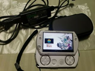 Sony PSP Go White,  M2 Modded 128GB w/ Cable & Cases,  Black Strap (RARE) 9