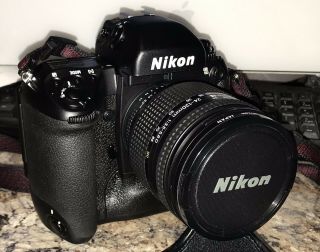 Vintage Nikon F5 Slr Camera W/nikkor 24 - 130mm Zoom Lens 35mm Film