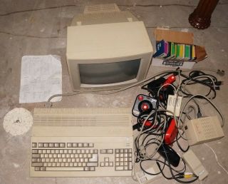 Commodore Amiga A500 Vintage Personal Home Computer games monitor keyboard 2
