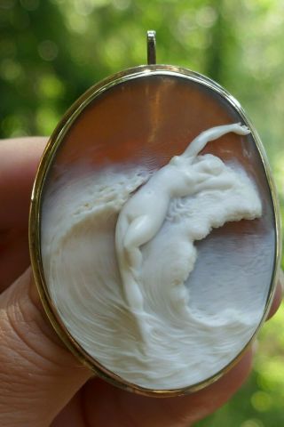 Vintage Gorgeous Cameo Set In 14k Yellow Gold - Nude Woman With Crashing Wave