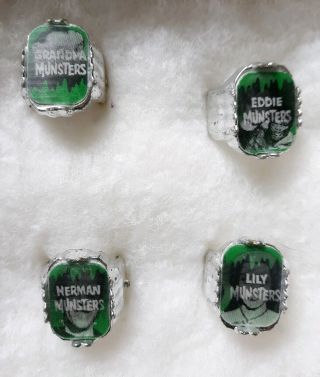 Set of 4 1960 ' s Munsters Flasher/Flicker Rings Rare 10