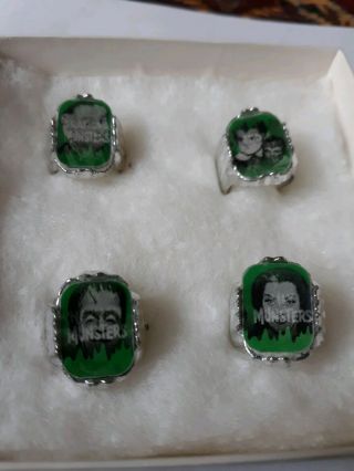 Set of 4 1960 ' s Munsters Flasher/Flicker Rings Rare 12