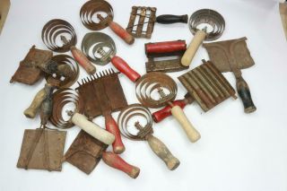 Qty 16 Vintage Curry Combs
