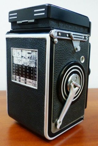 Vintage Rolleiflex Camera with Zeiss Tessar 3.  5/75mm Lens and Box 8