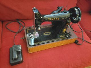 1956 Vintage Singer Portable Sewing Machine Model 99 - 31 W/case