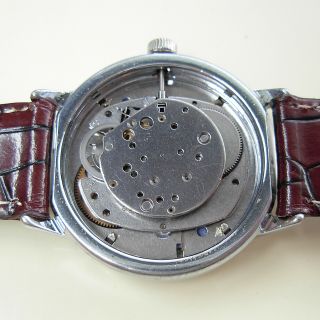 Vintage 1976 Timex Marlin Men’s Day - Date Watch - Linen Dial 6
